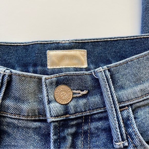 Mother Denim Hustler Ankle Fray in Smoke’ Em - Picture 6 of 13